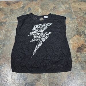3/$15 D signed black lace shirt with lighting bolt women's size large